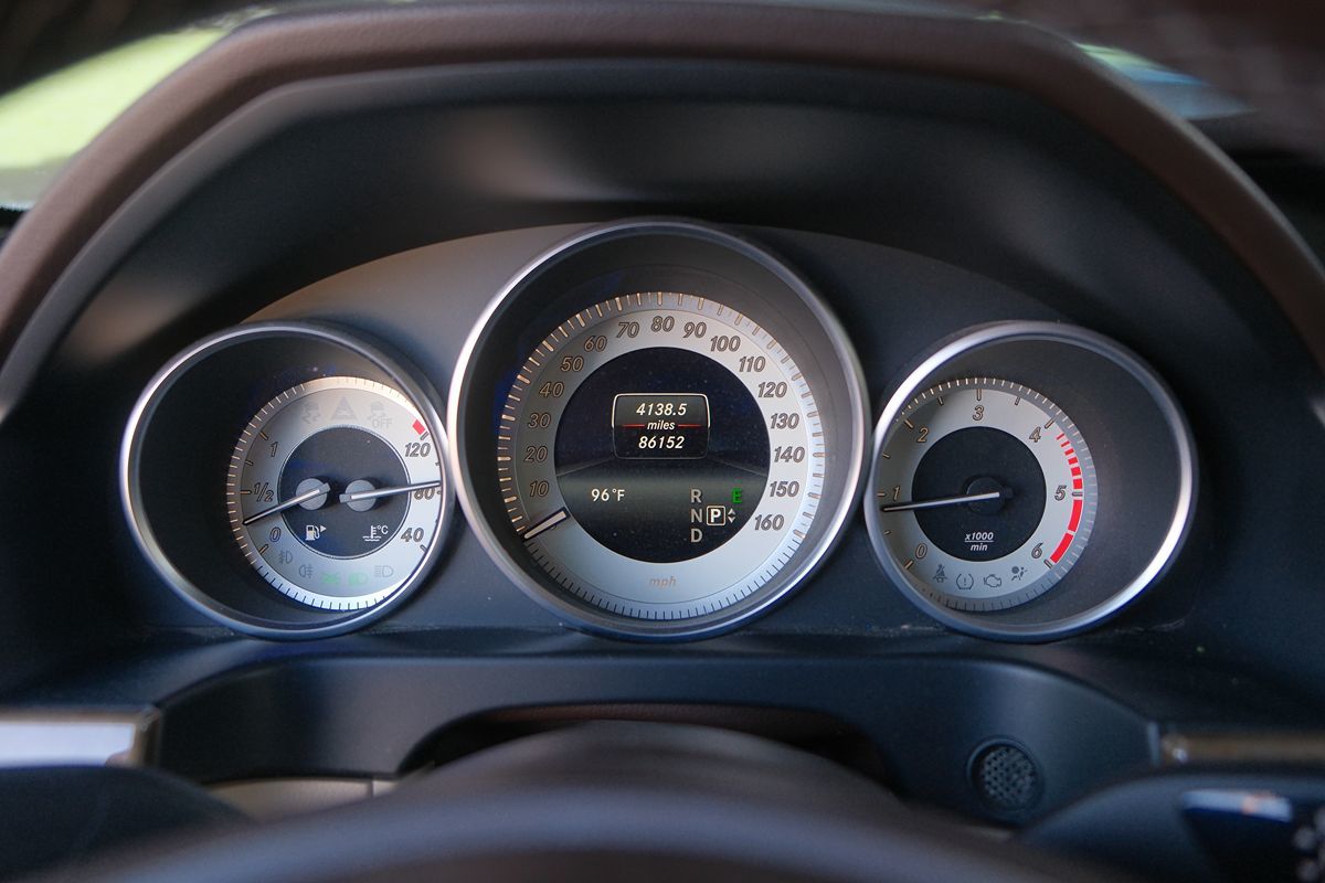 2016 Mercedes Benz E 250 BlueTEC Sport Sedan photo 12