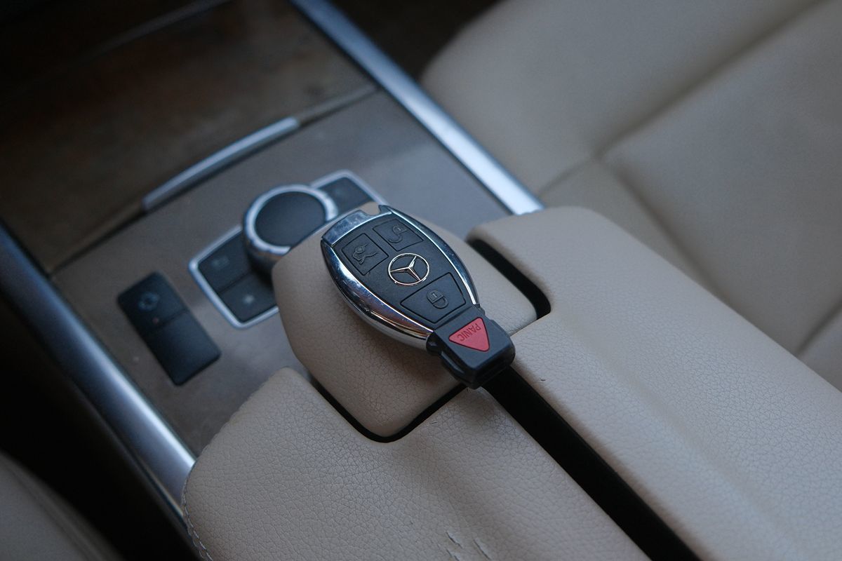 2016 Mercedes Benz E 250 BlueTEC Sport Sedan photo 5