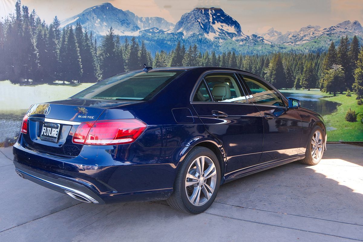 2016 Mercedes Benz E 250 BlueTEC Sport Sedan photo 3