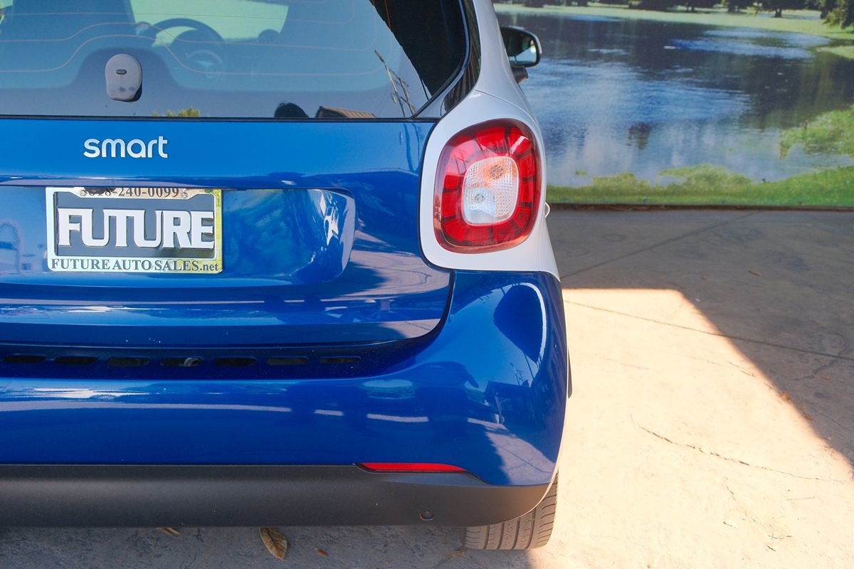 2019 Smart EQ Fortwo photo 22