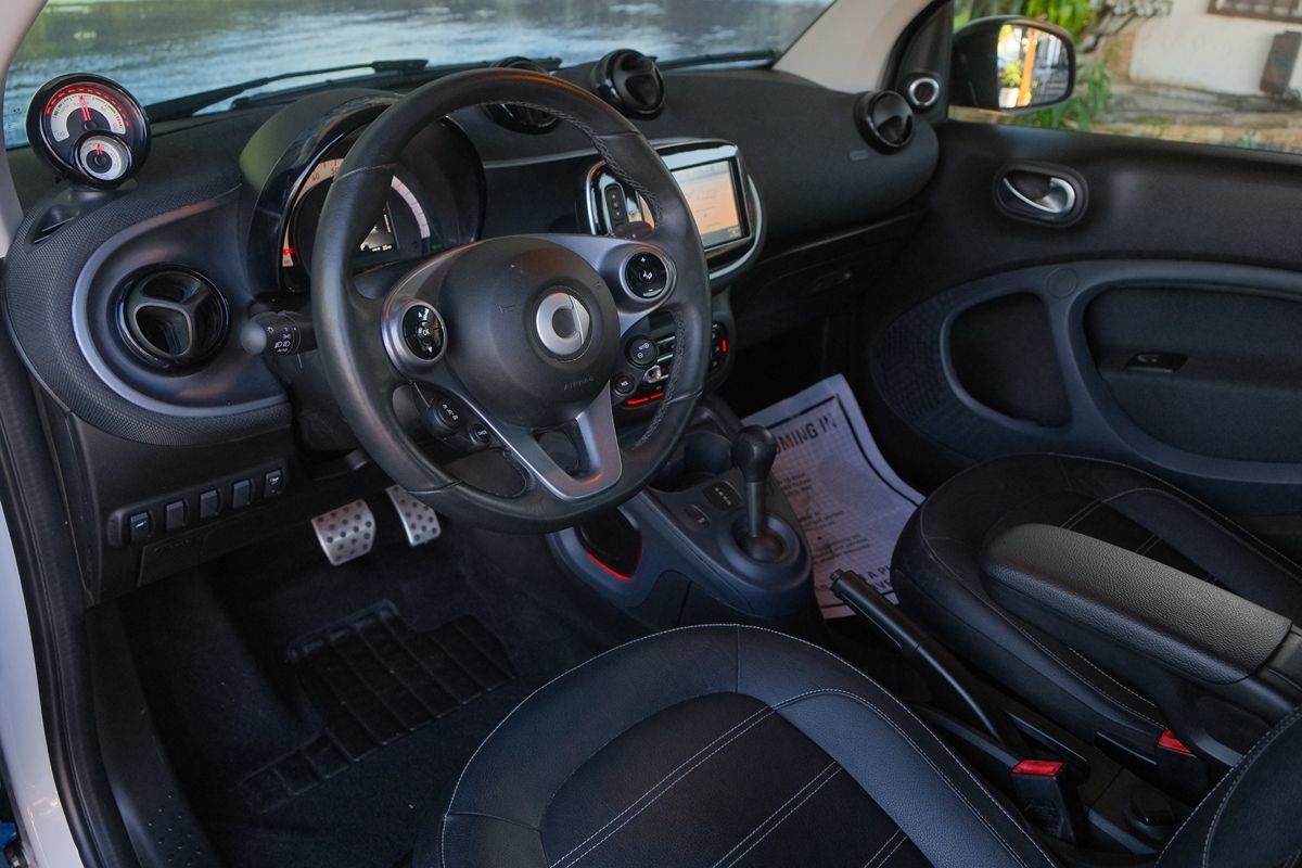 2019 Smart EQ Fortwo photo 12