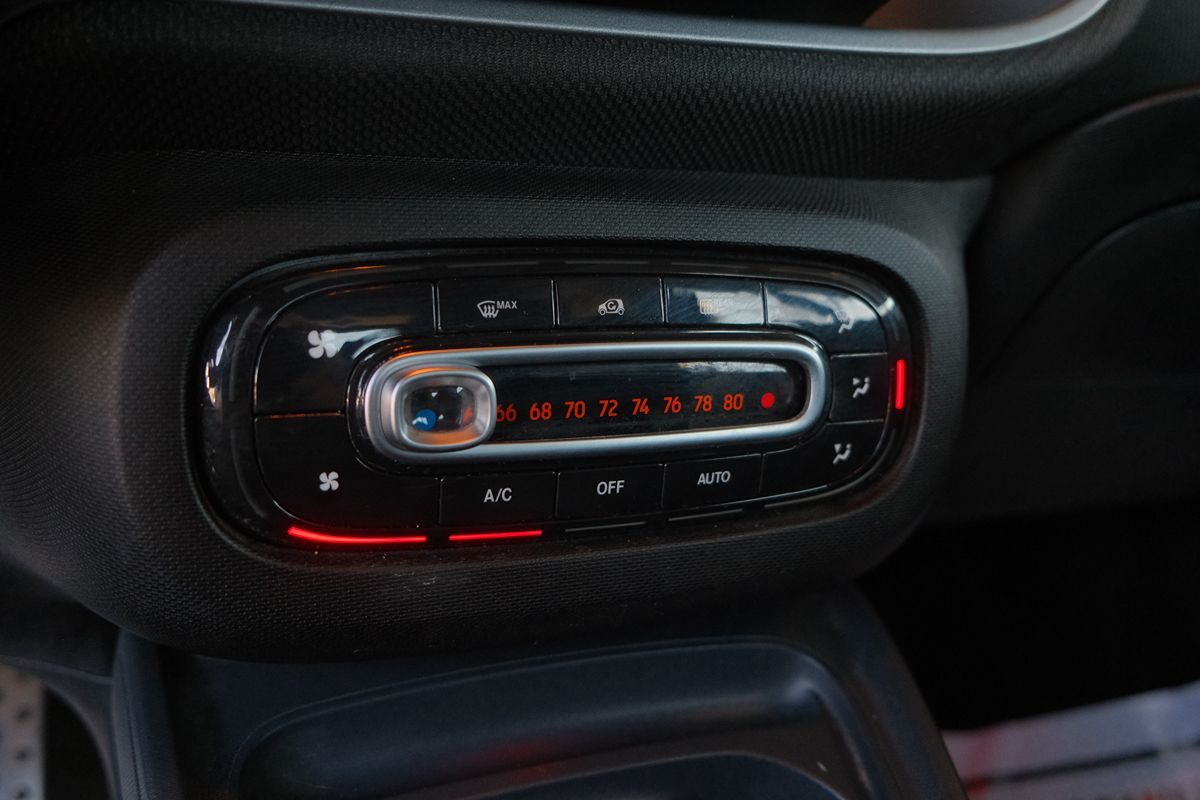 2019 Smart EQ Fortwo photo 19