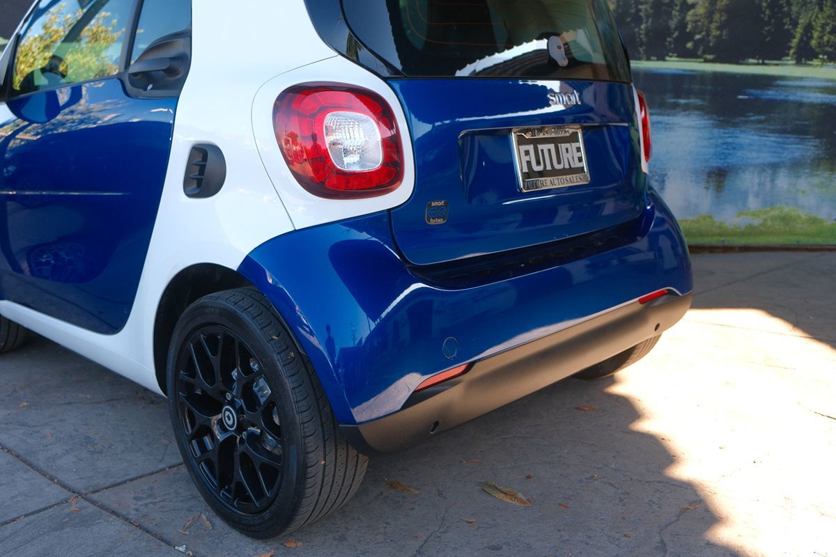 2019 Smart EQ Fortwo photo 23