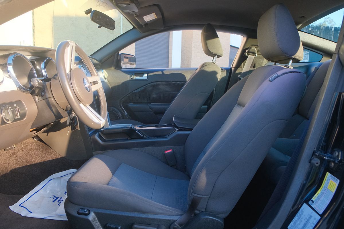 2006 Ford Mustang photo 11