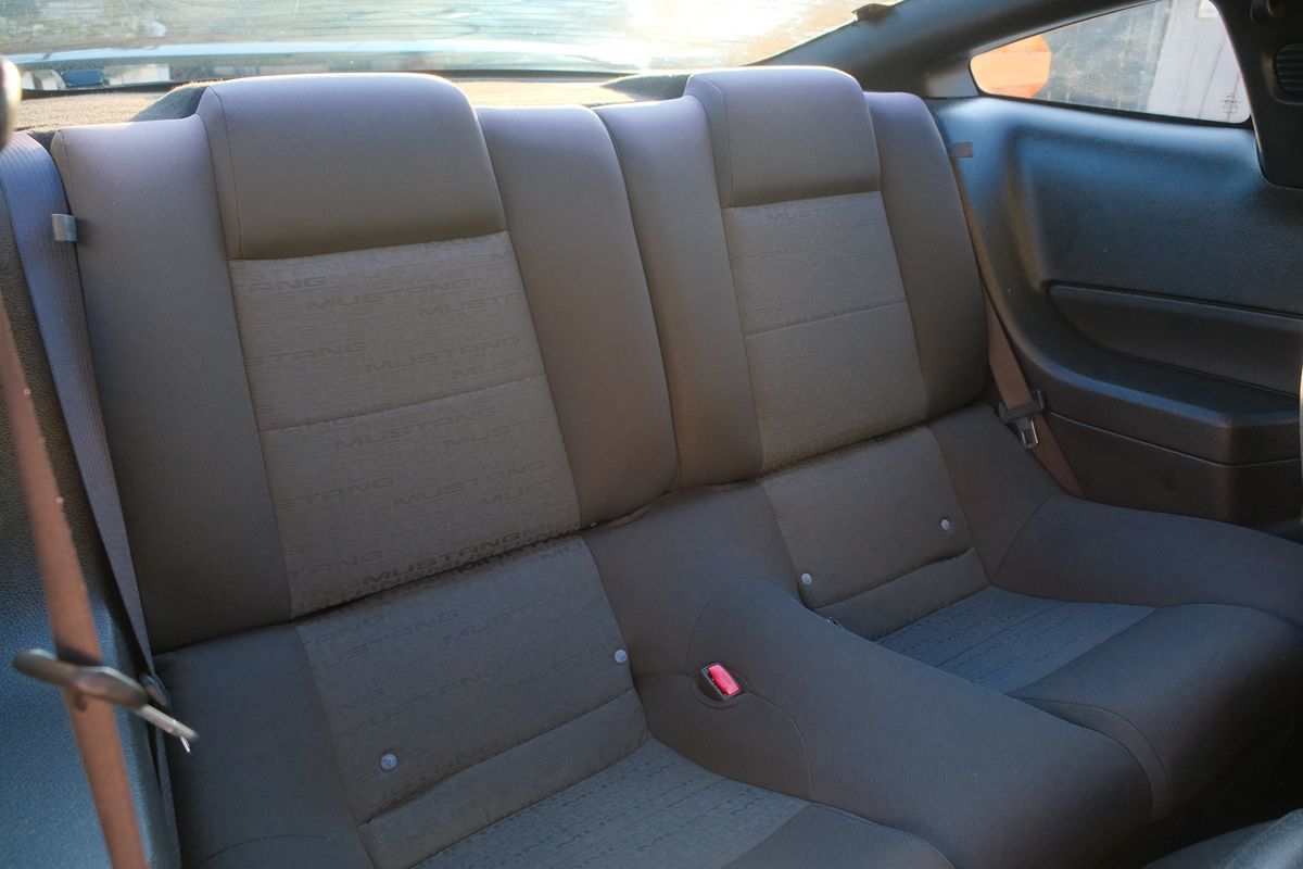 2006 Ford Mustang photo 18