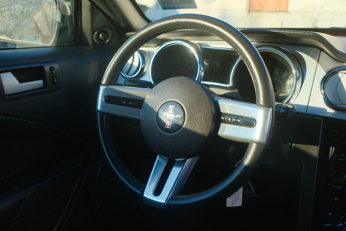 2006 Ford Mustang photo 21