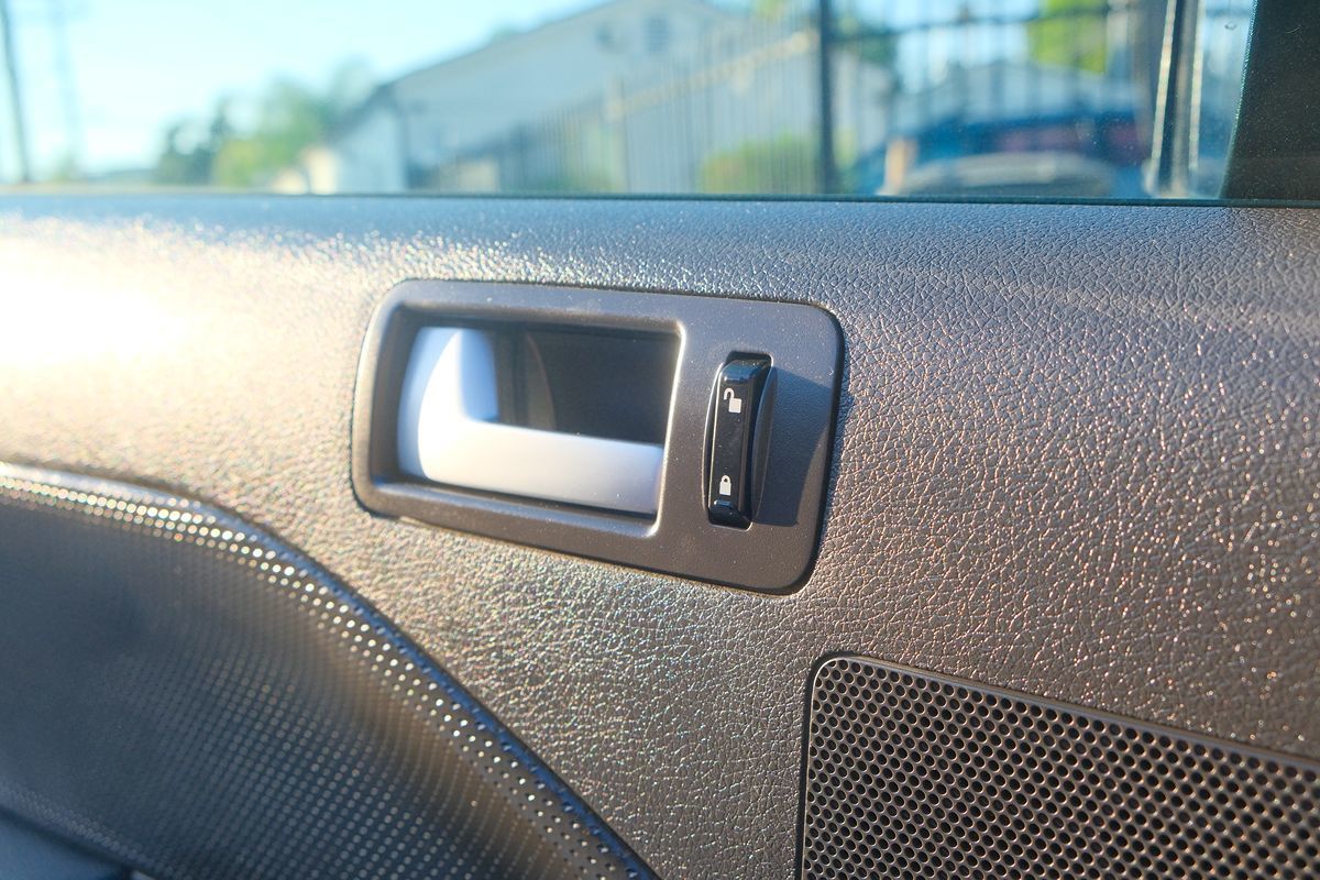 2006 Ford Mustang photo 10