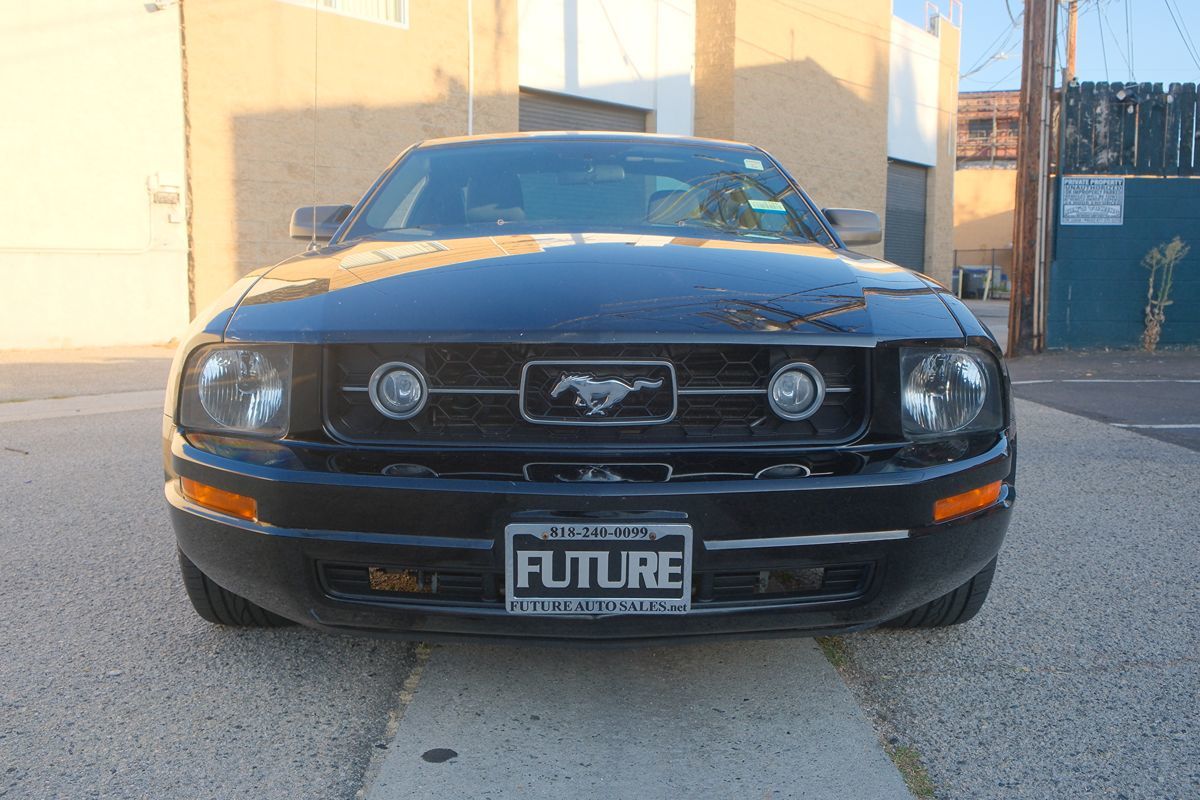 2006 Ford Mustang photo 2