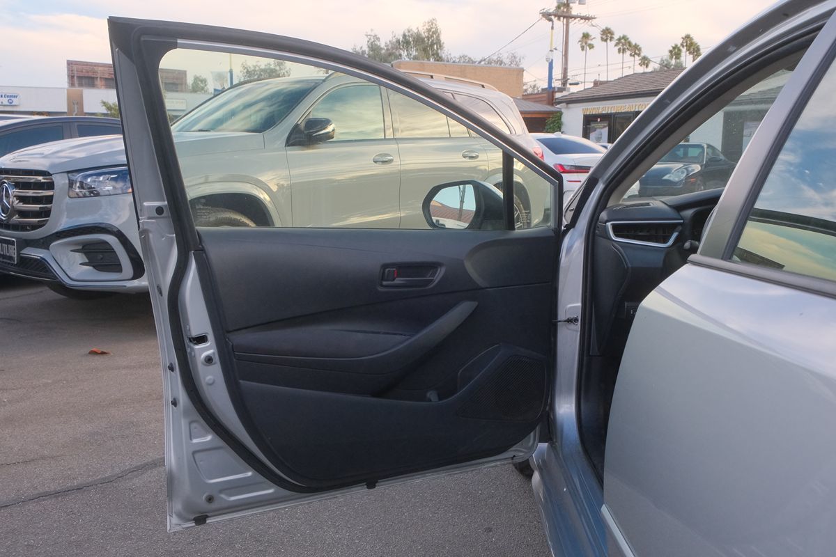 2023 Toyota Corolla Hybrid LE photo 10