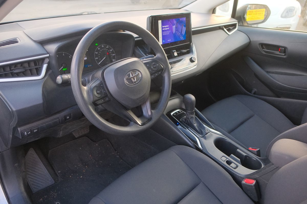 2023 Toyota Corolla Hybrid LE photo 13