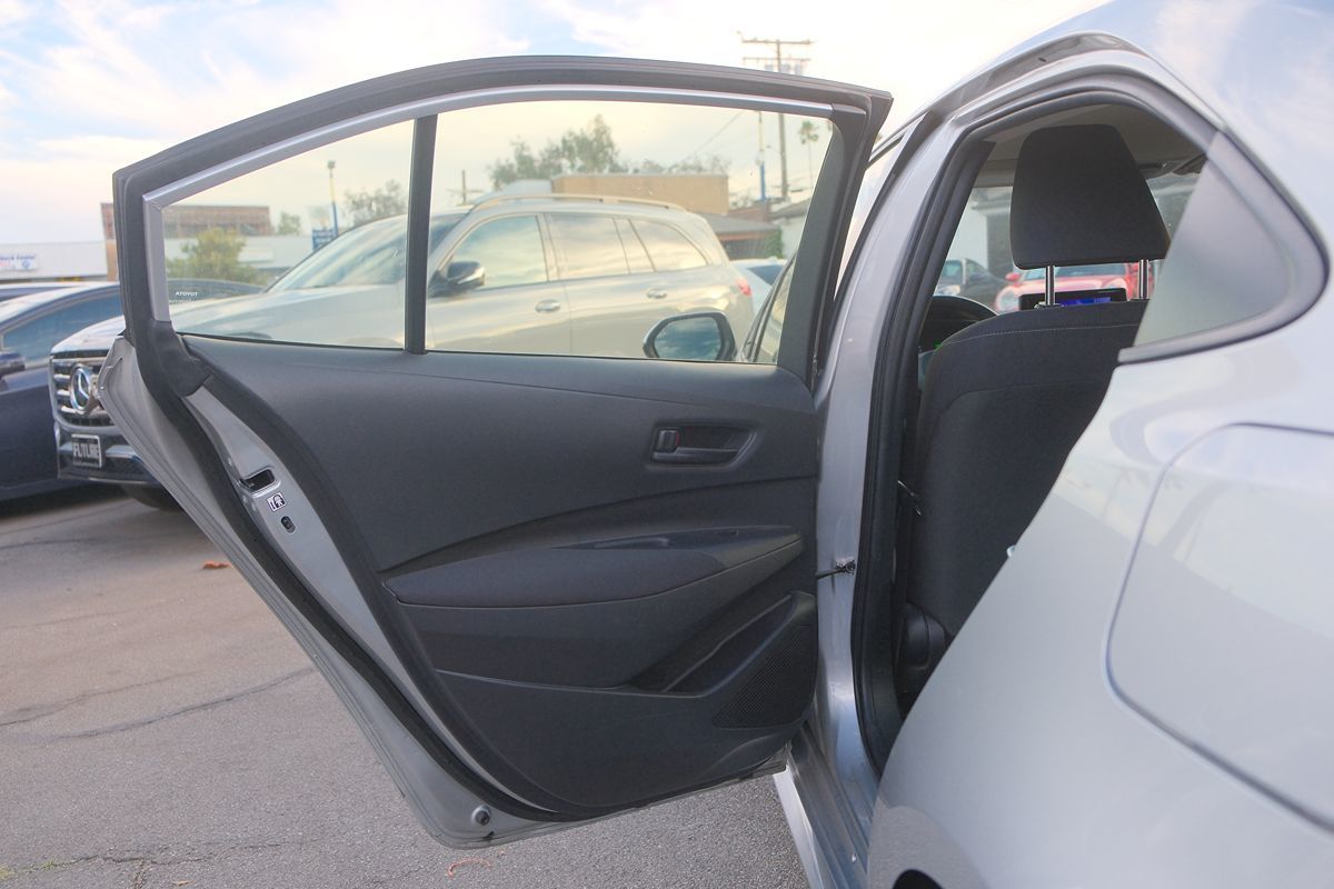 2023 Toyota Corolla Hybrid LE photo 32