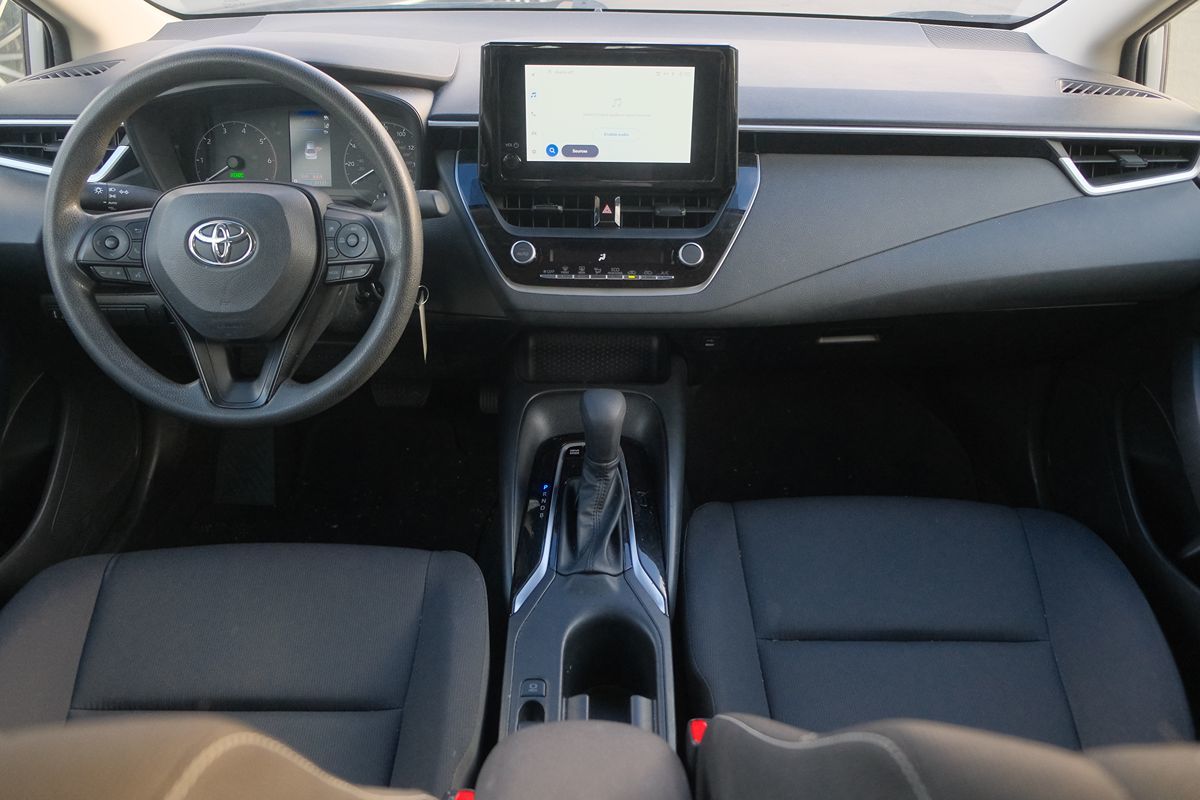 2023 Toyota Corolla Hybrid LE photo 18