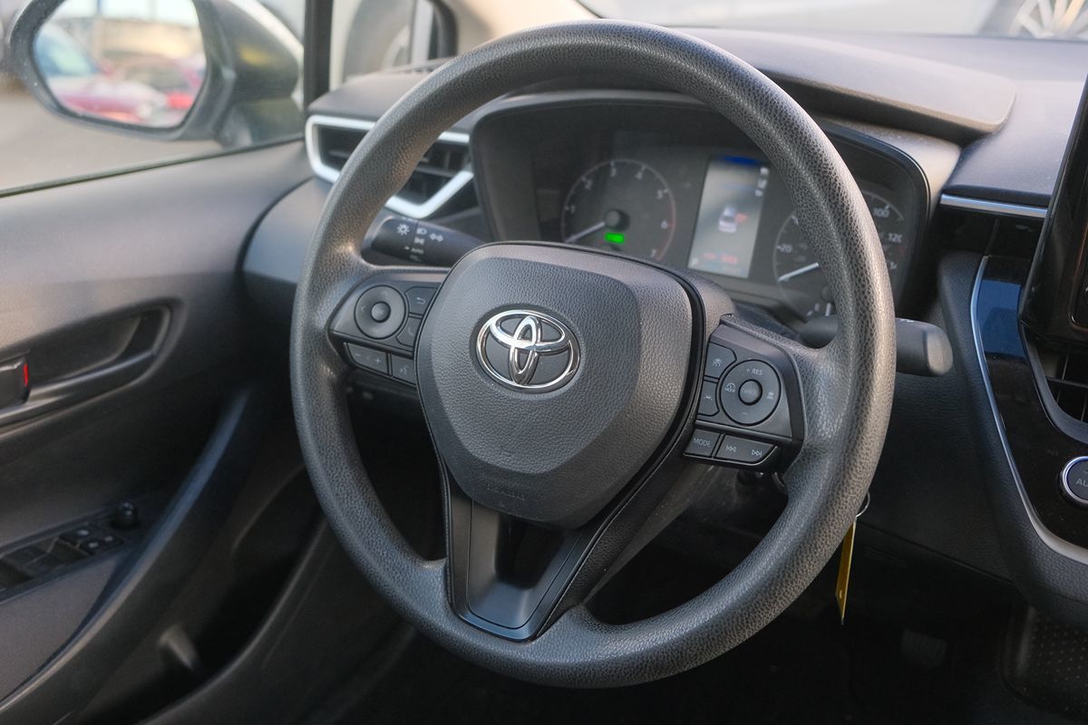 2023 Toyota Corolla Hybrid LE photo 40
