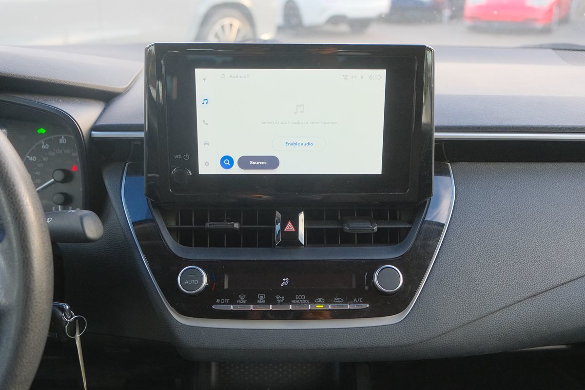 2023 Toyota Corolla Hybrid LE photo 19