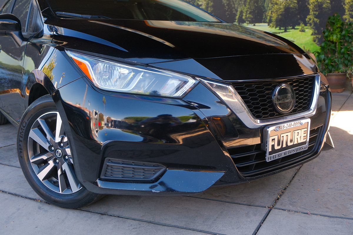 2021 Nissan Versa SV photo 7