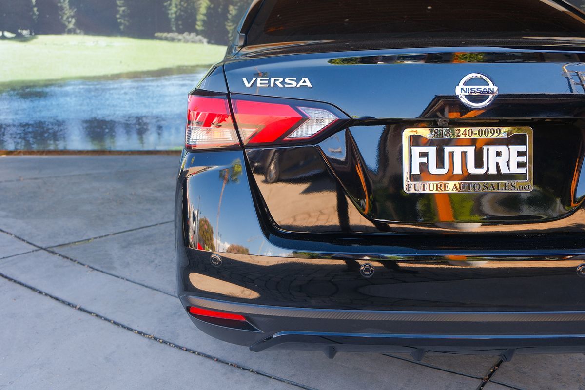 2021 Nissan Versa SV photo 32