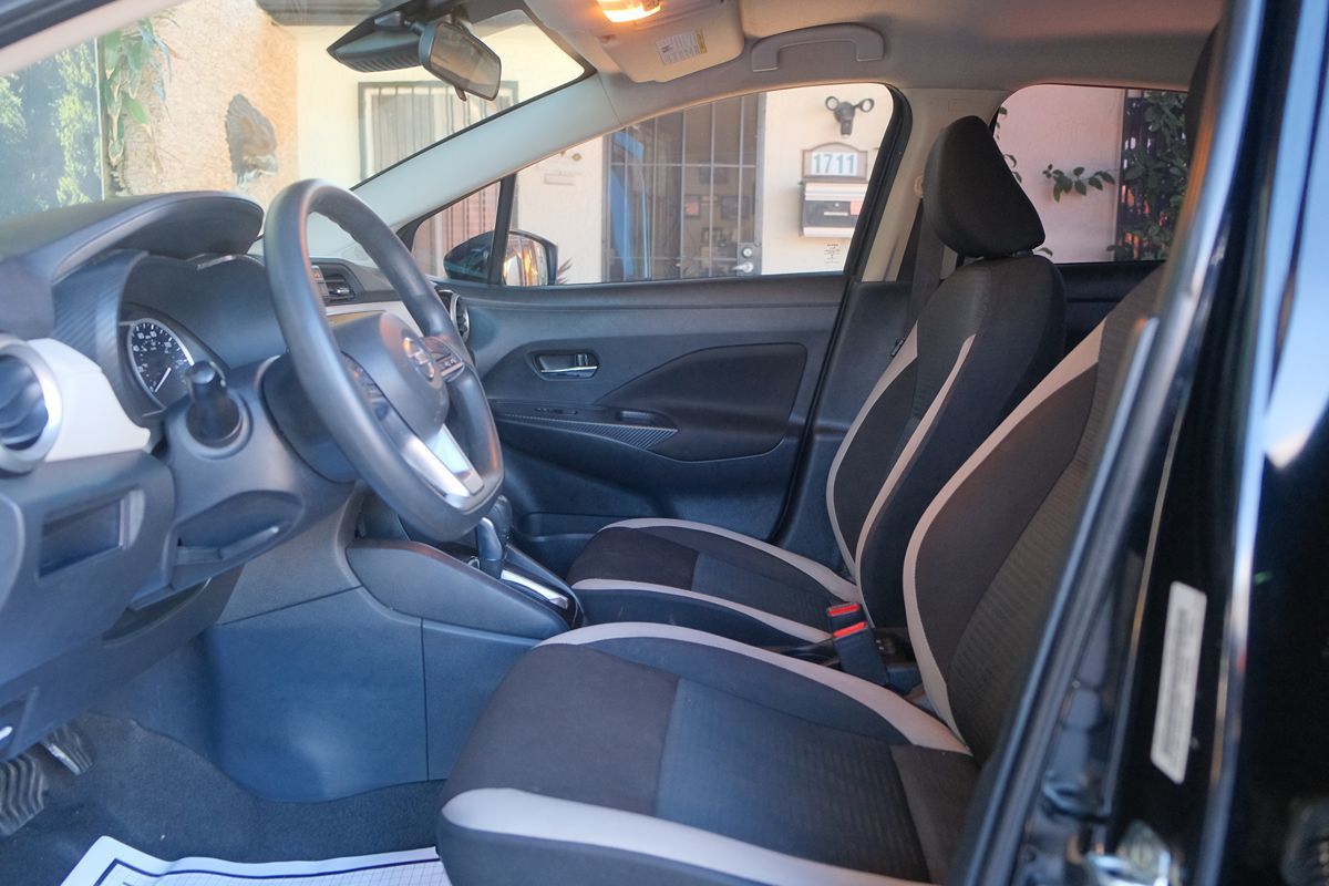 2021 Nissan Versa SV photo 13