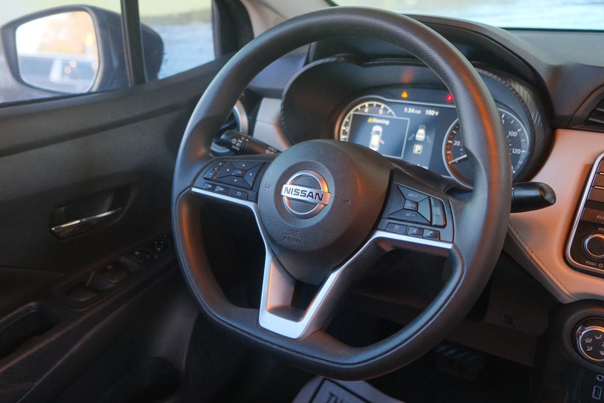 2021 Nissan Versa SV photo 40