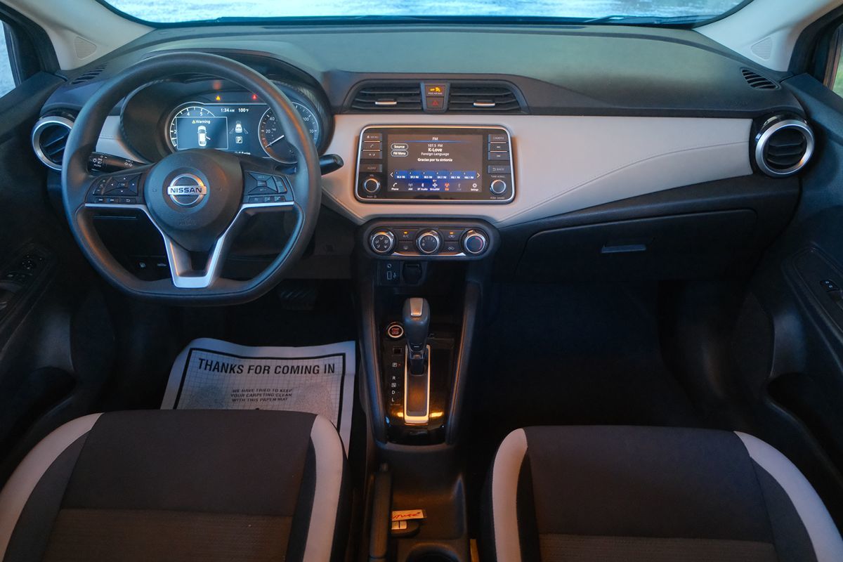 2021 Nissan Versa SV photo 19