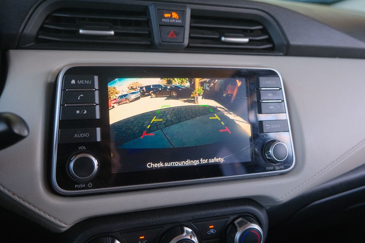 2021 Nissan Versa SV photo 21