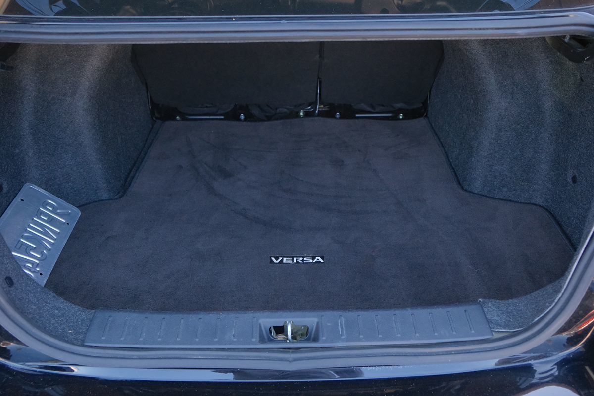 2021 Nissan Versa SV photo 33