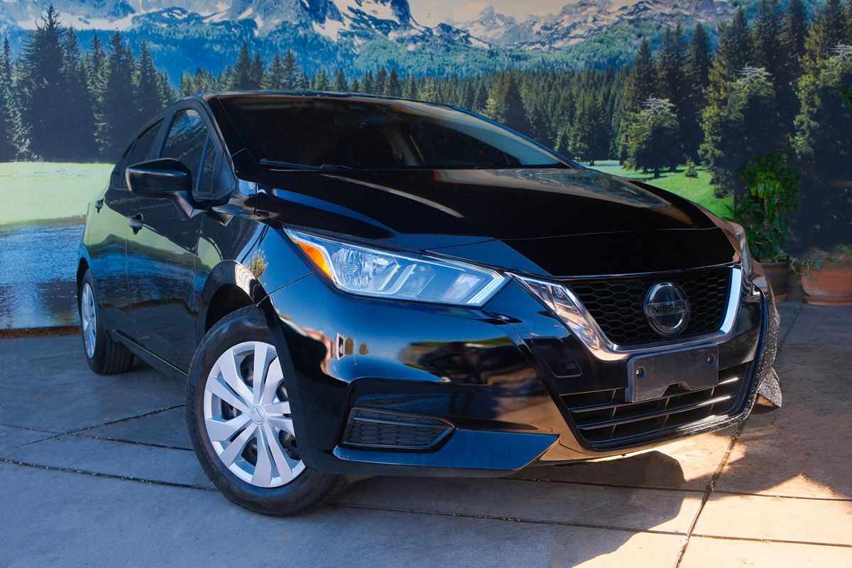 2020 Nissan Versa S photo 3