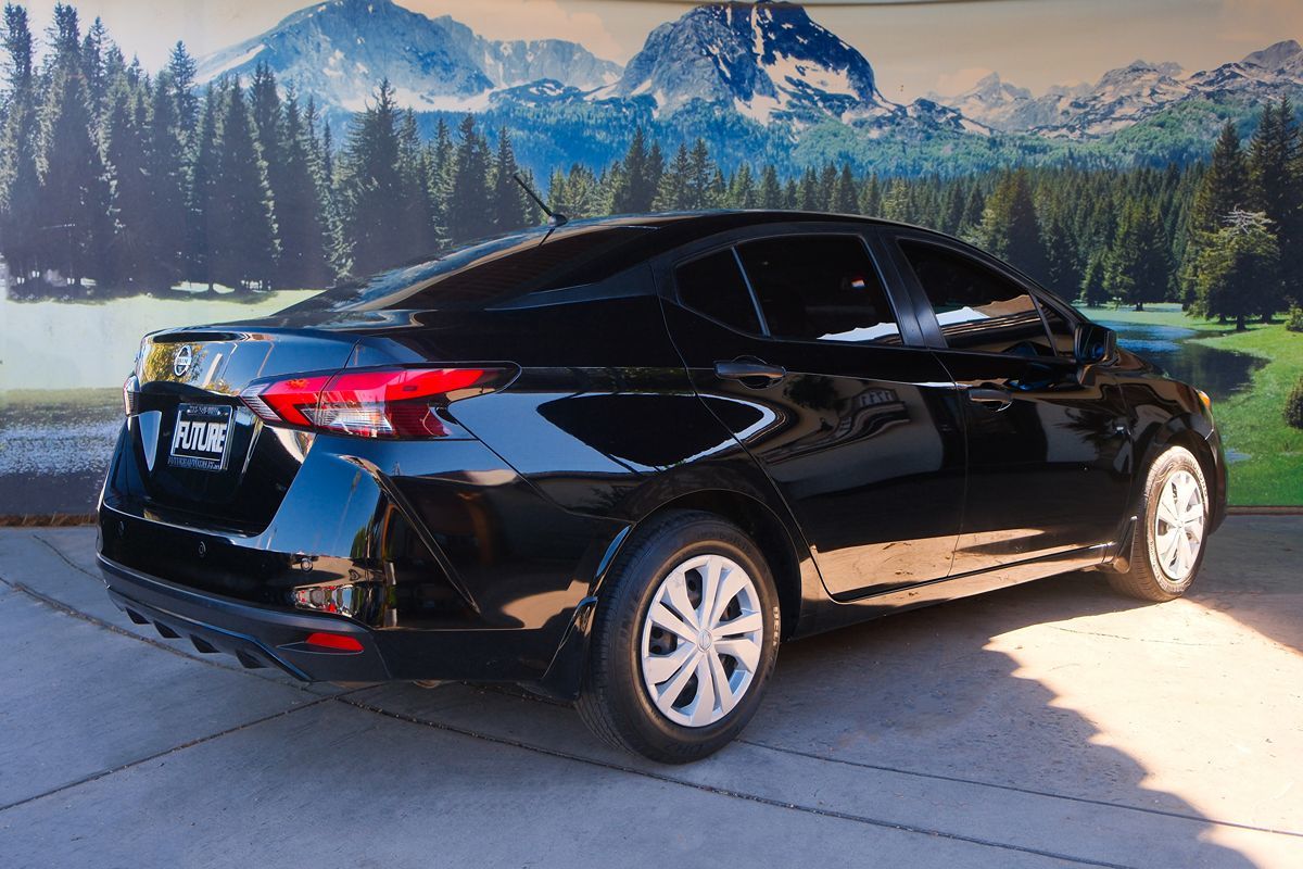 2020 Nissan Versa S photo 6