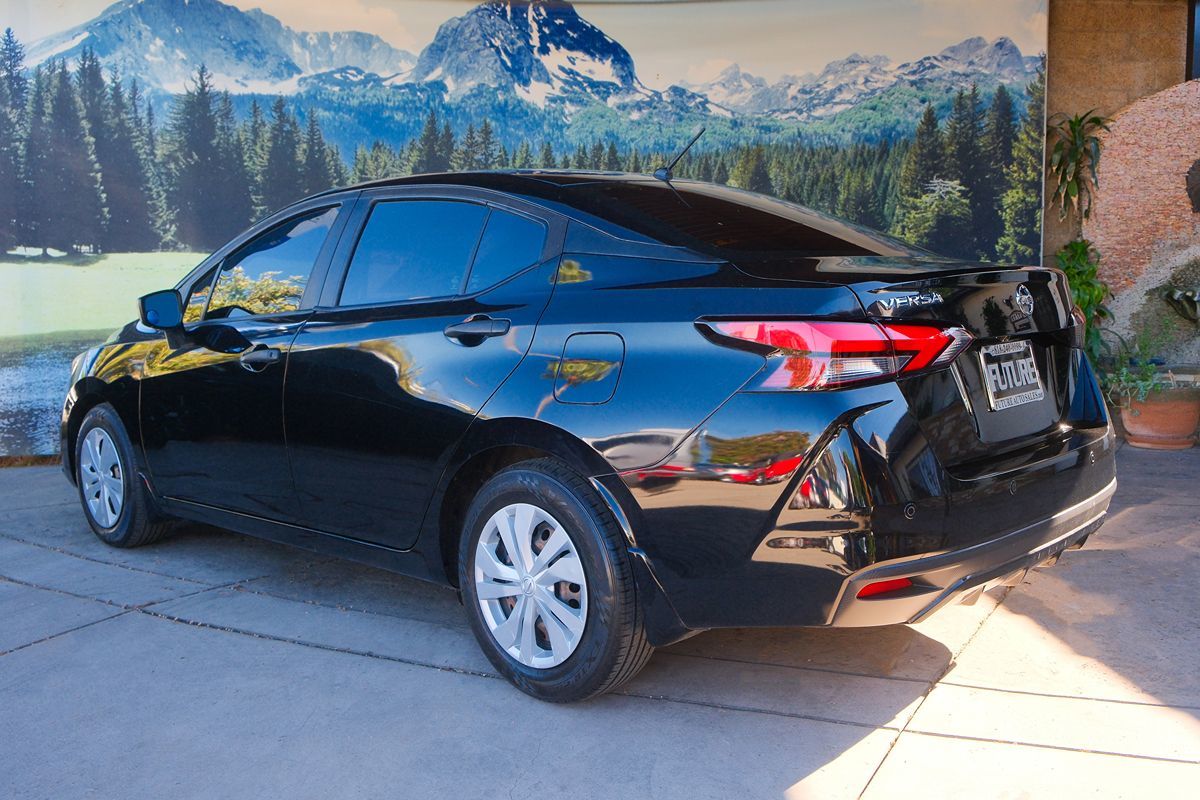 2020 Nissan Versa S photo 4
