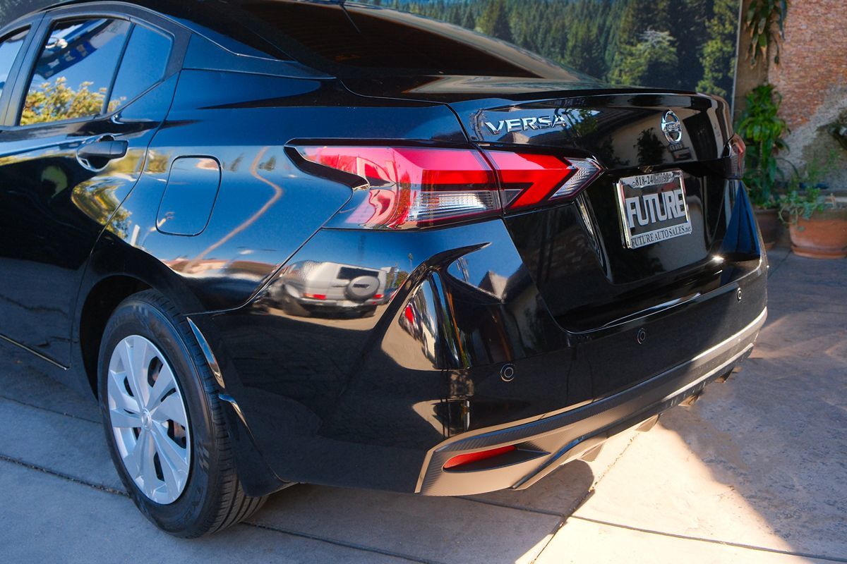 2020 Nissan Versa S photo 36