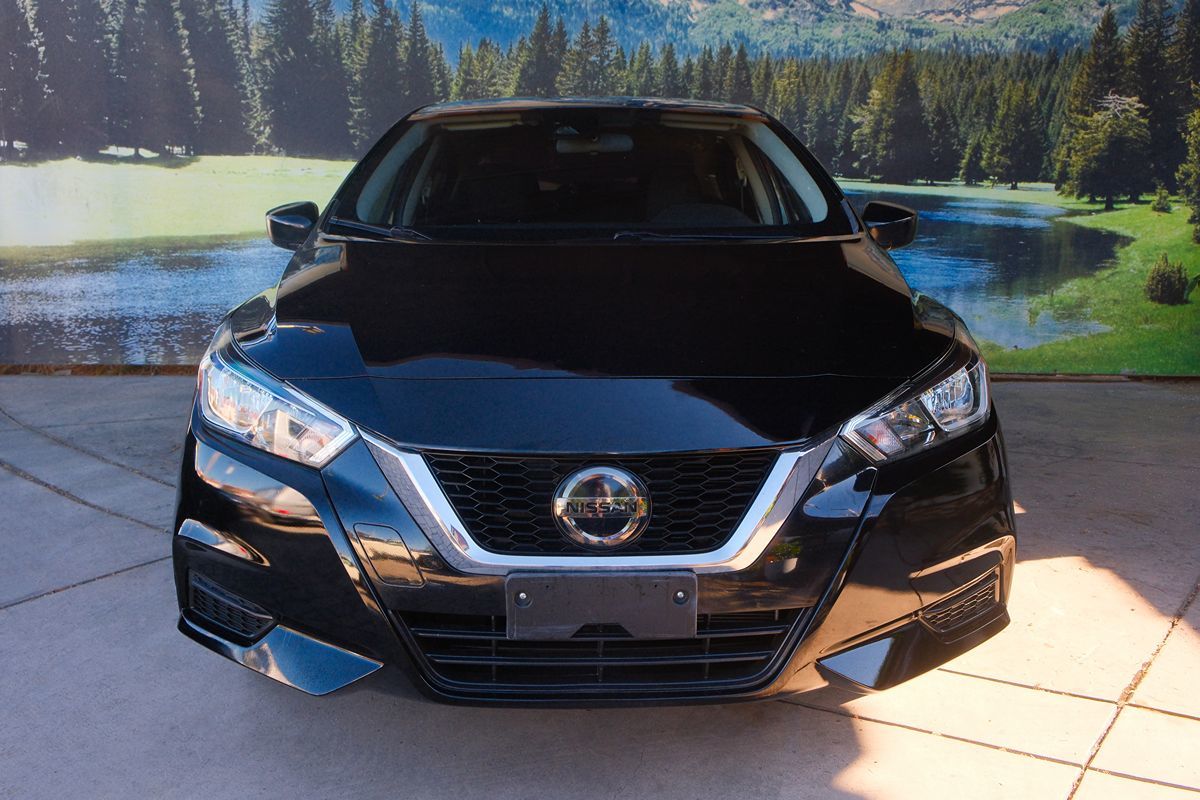 2020 Nissan Versa S photo 2
