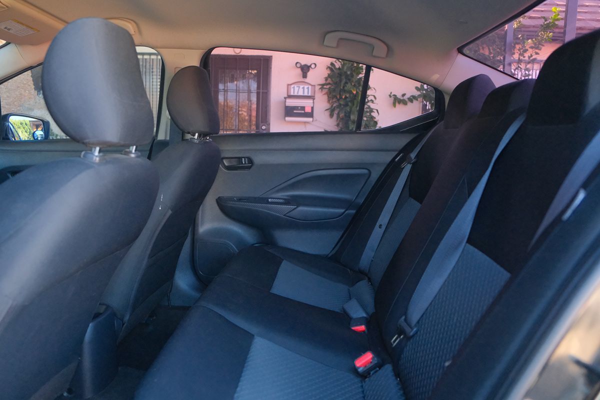 2020 Nissan Versa S photo 30
