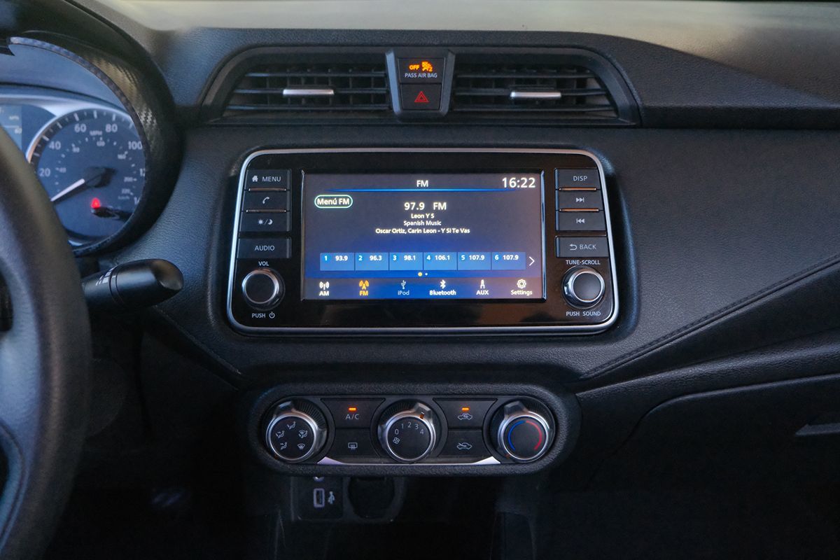 2020 Nissan Versa S photo 20