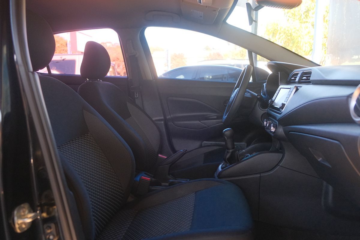 2020 Nissan Versa S photo 26