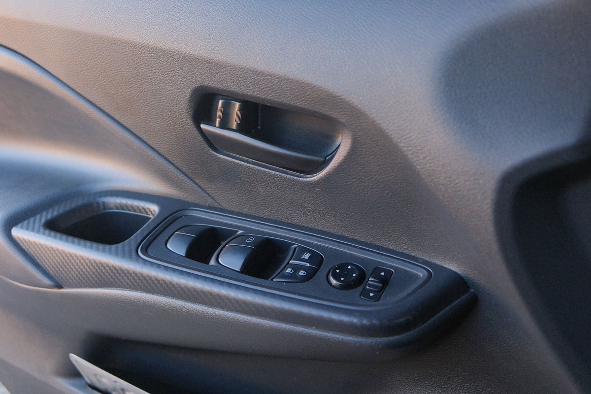 2020 Nissan Versa S photo 11
