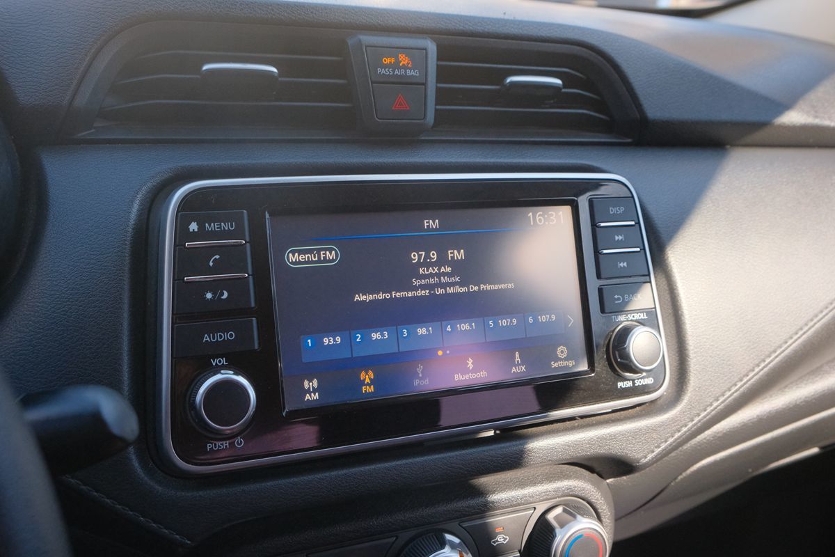 2020 Nissan Versa S photo 21