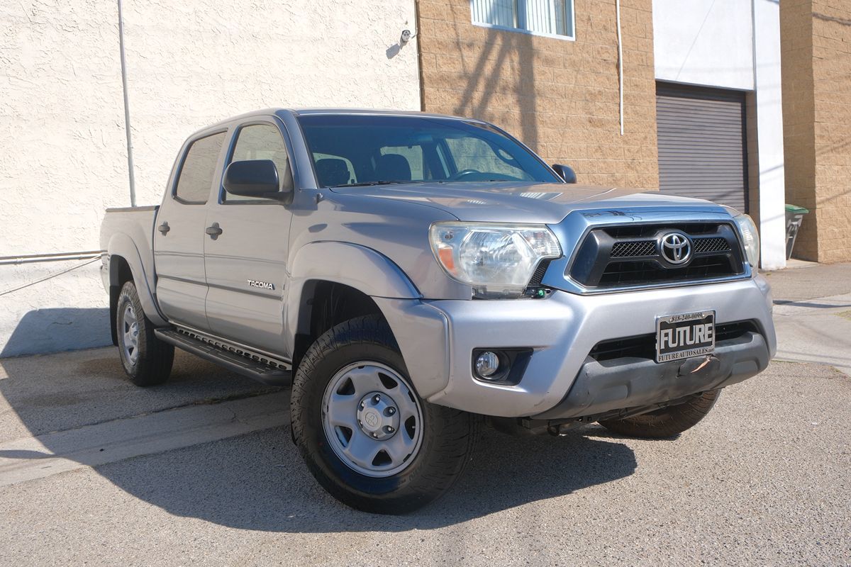 2015 Toyota Tacoma SR5 photo 3