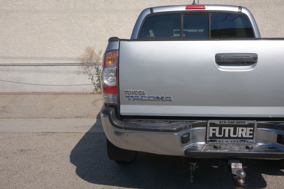 2015 Toyota Tacoma SR5 photo 35