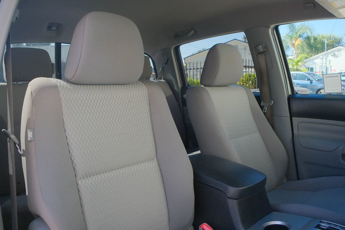 2015 Toyota Tacoma SR5 photo 26