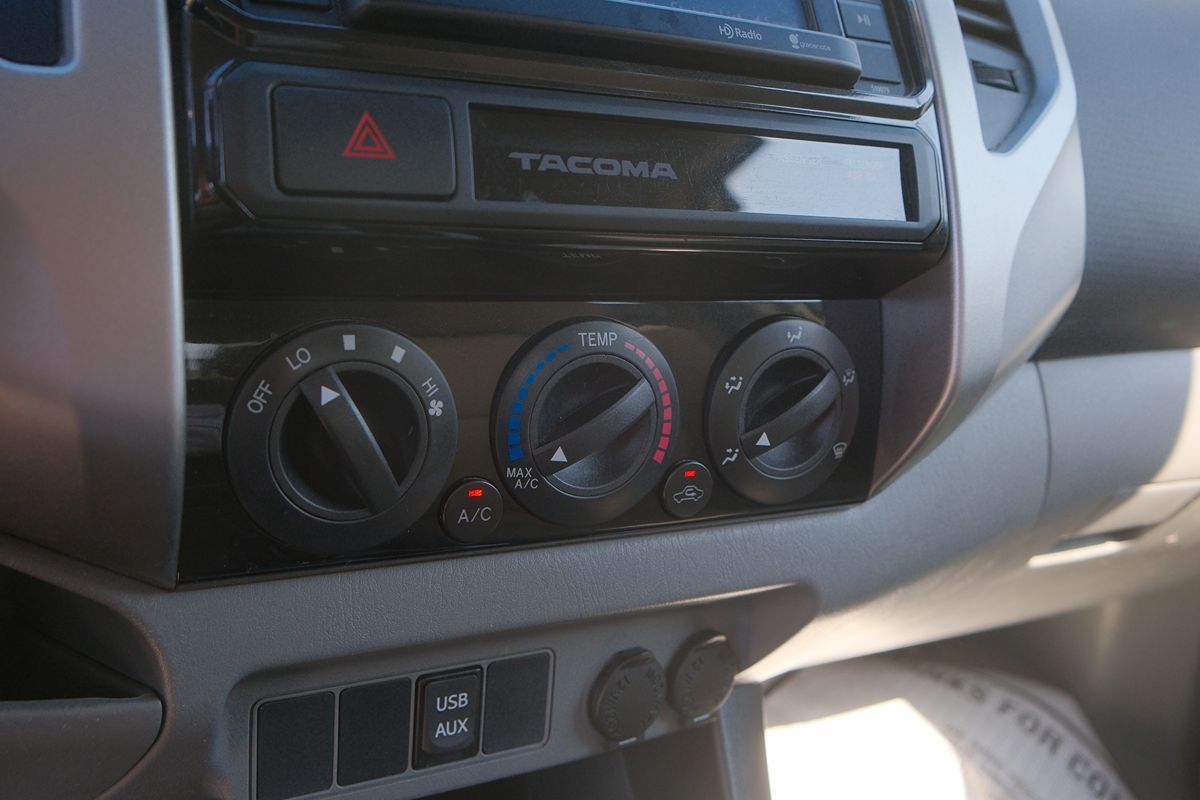 2015 Toyota Tacoma SR5 photo 23