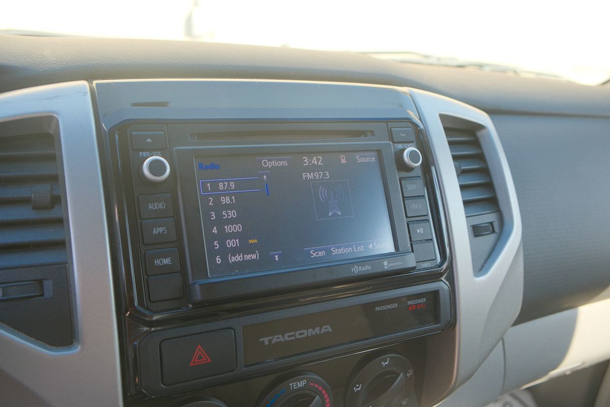 2015 Toyota Tacoma SR5 photo 21