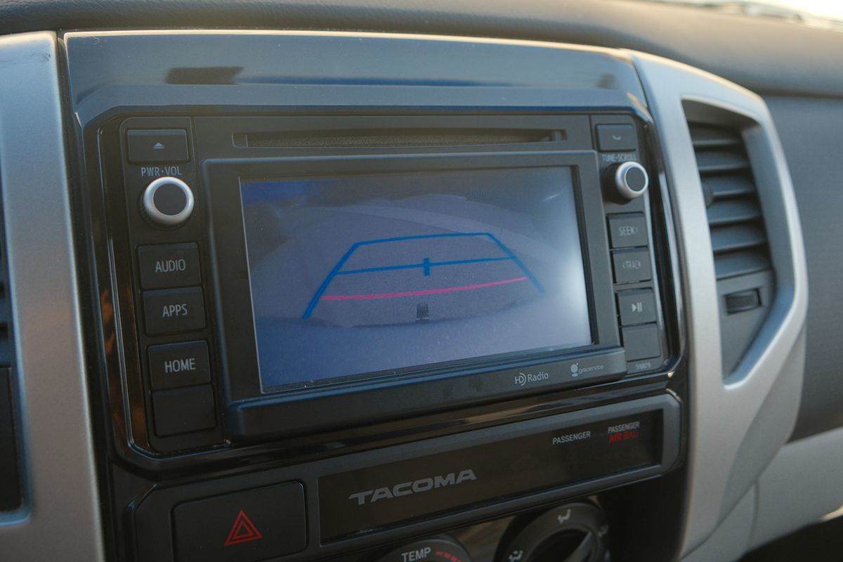 2015 Toyota Tacoma SR5 photo 22