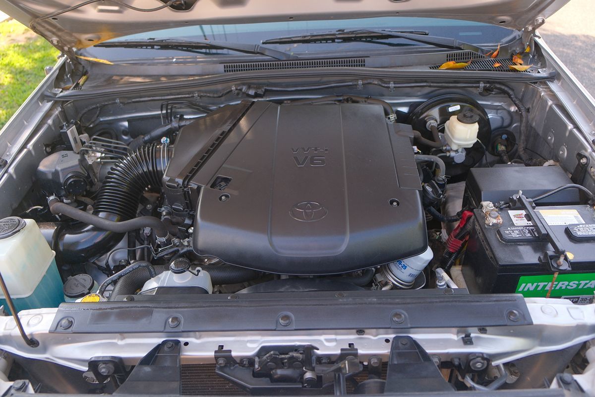 2015 Toyota Tacoma SR5 photo 9