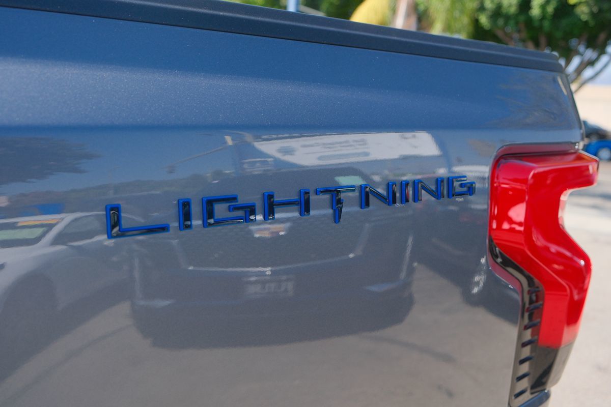 2024 Ford F-150 Lightning Lariat photo 49