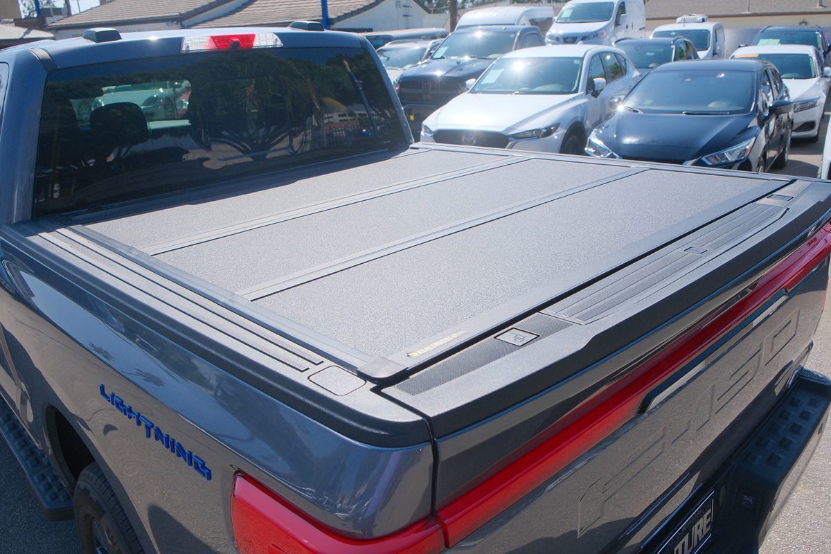 2024 Ford F-150 Lightning Lariat photo 44