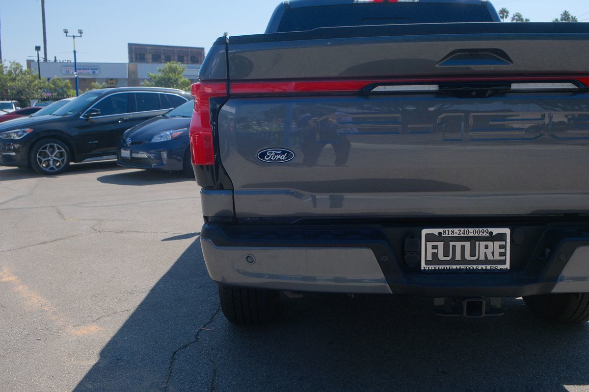 2024 Ford F-150 Lightning Lariat photo 41