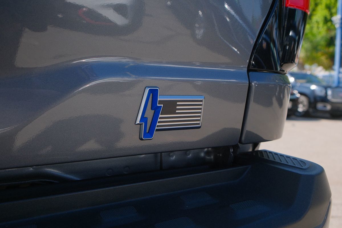 2024 Ford F-150 Lightning Lariat photo 50