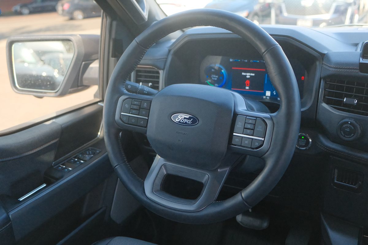 2024 Ford F-150 Lightning Lariat photo 51