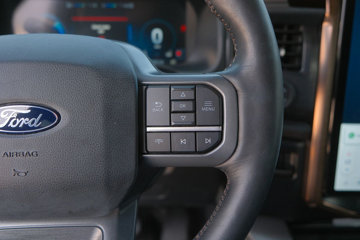 2024 Ford F-150 Lightning Lariat photo 17