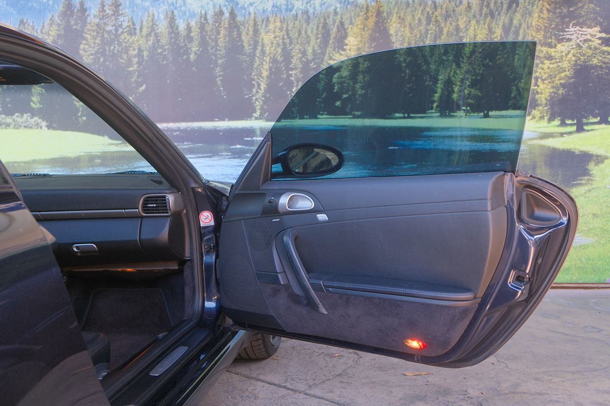 2005 Porsche 911 4S photo 33