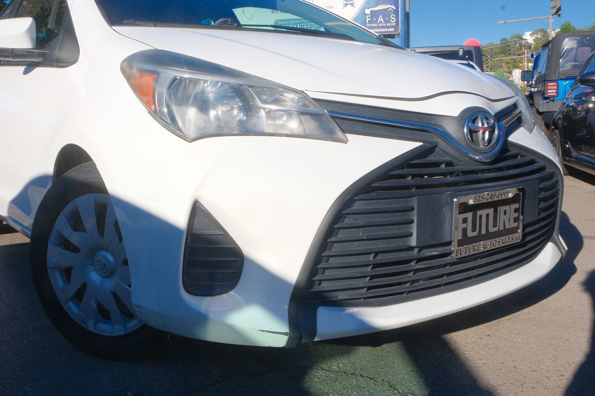 2015 Toyota Yaris photo 7